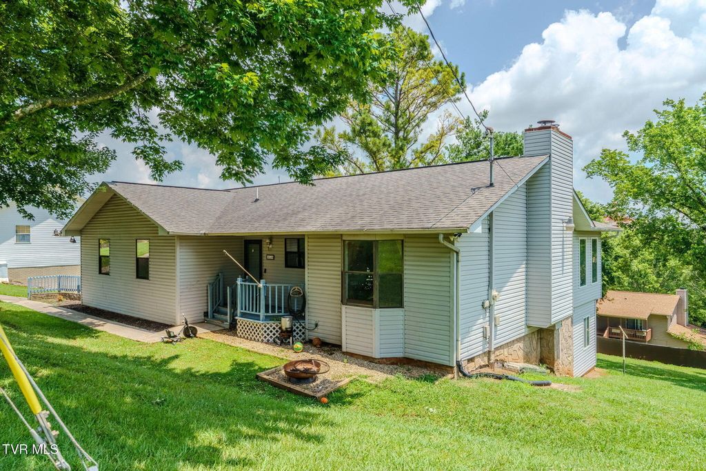 Photo of 319 Ironwood Drive, Kodak, TN 37764 (MLS # 9997707)