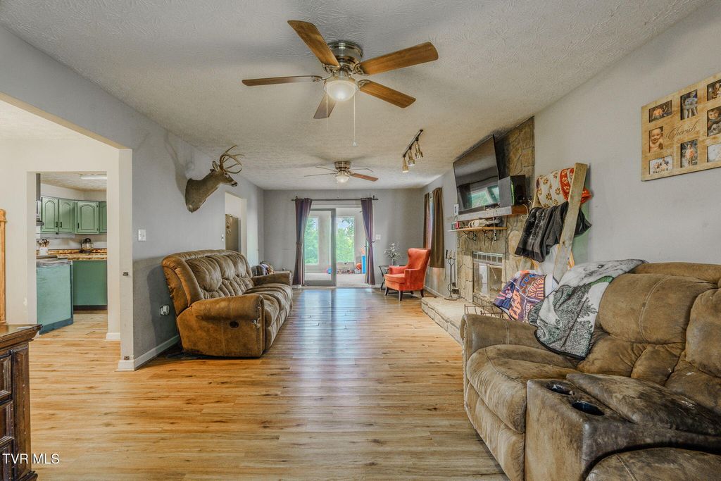 Photo of 319 Ironwood Drive, Kodak, TN 37764 (MLS # 9997707)