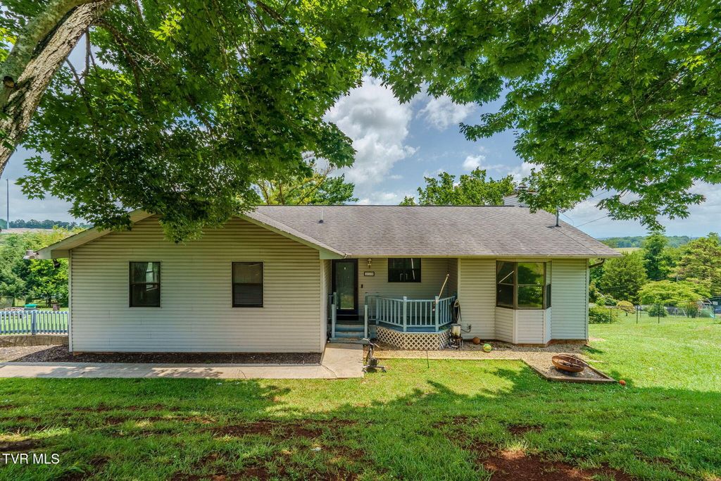 Photo of 319 Ironwood Drive, Kodak, TN 37764 (MLS # 9997707)