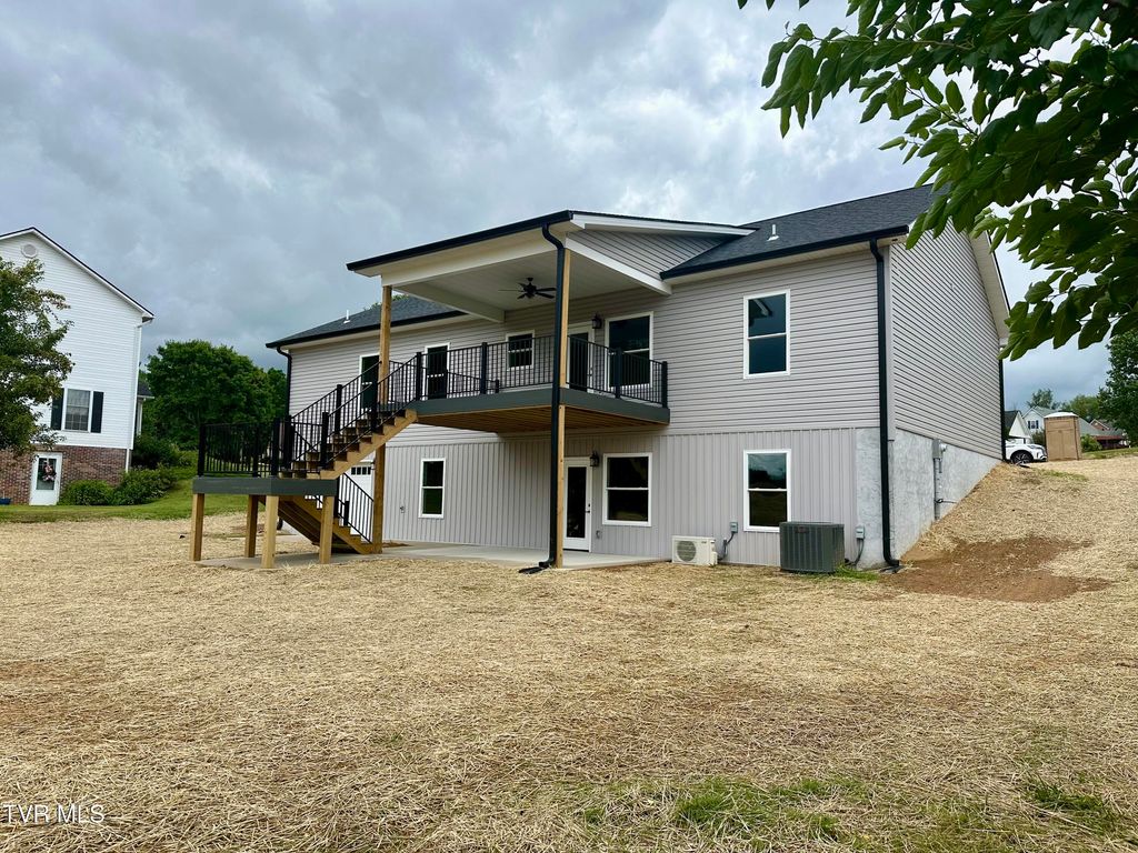 Photo of 275 Appian Way, Greeneville, TN 37745 (MLS # 9997531)