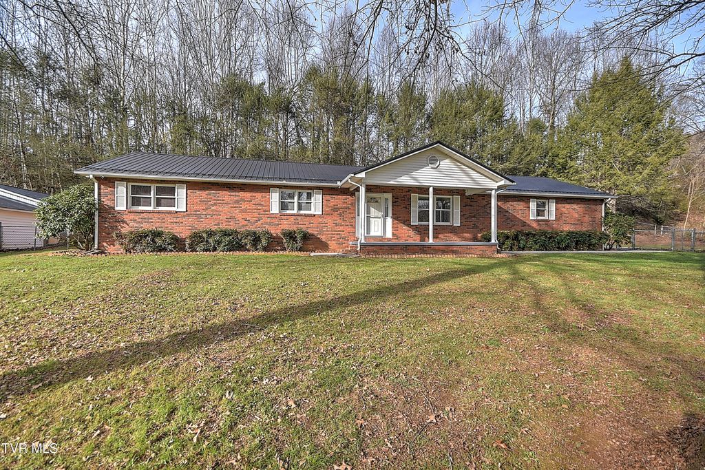 Photo of 1363 Highway 91, Elizabethton, TN 37643 (MLS # 9988893)