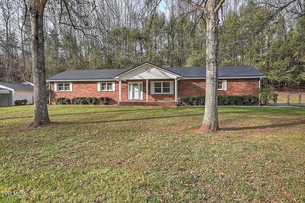 Photo of 1363 Highway 91, Elizabethton, TN 37643 (MLS # 9988893)