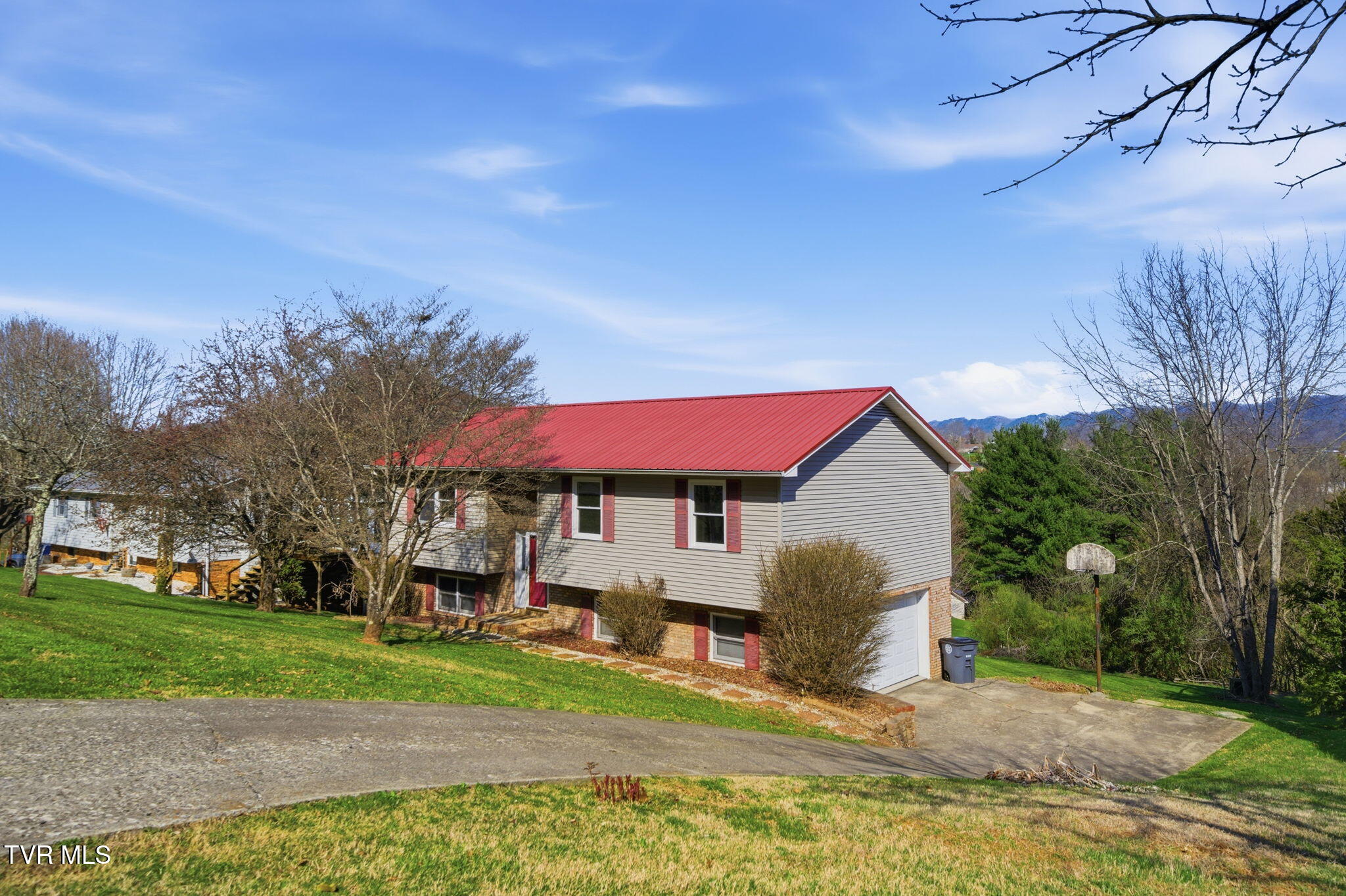 905 South Sherbrooke Circle