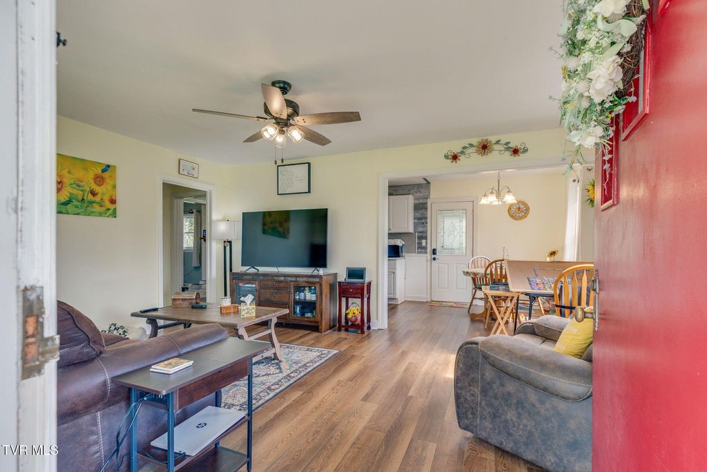 Photo of 1211 Weaver Pike, Bristol, TN 37620 (MLS # 9992612)