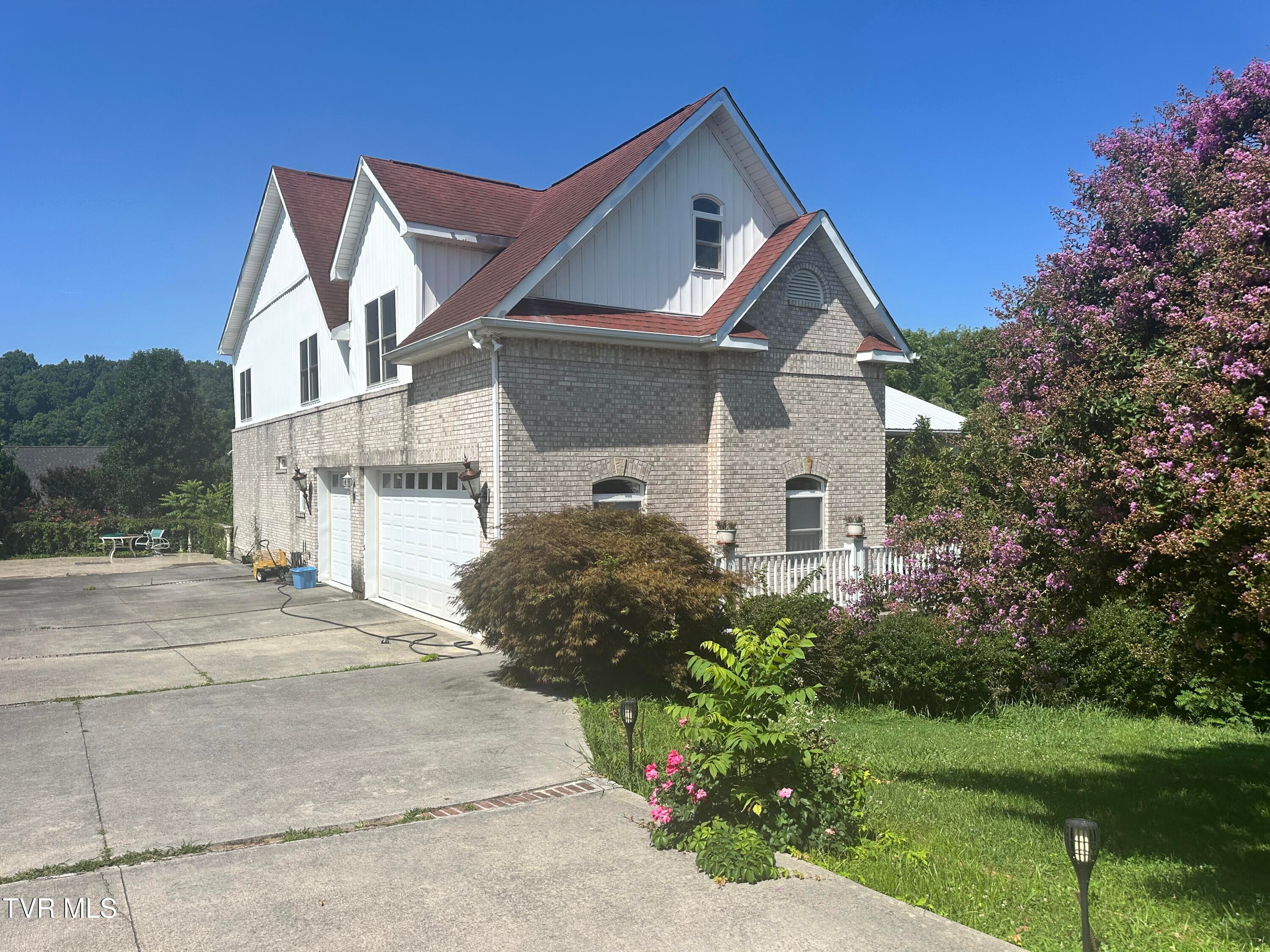 1610 Spear Point Lane