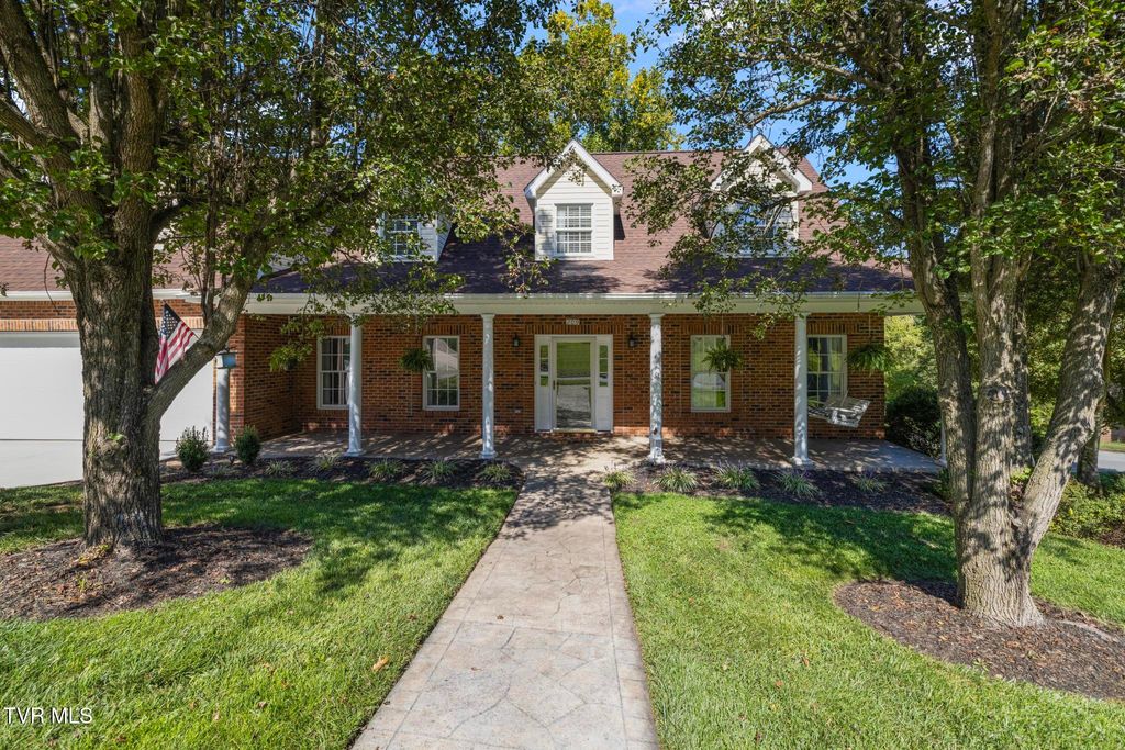 Photo of 209 Glen Oaks Drive, Gray, TN 37615 (MLS # 9986825)