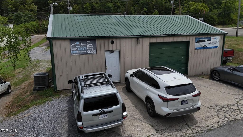 Photo of 1024 S Wilcox Drive, Kingsport, TN 37660 (MLS # 9984342)