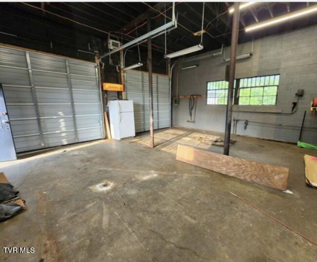 Photo of 2182 Us 11w, Bristol, TN 37620 (MLS # 9964820)