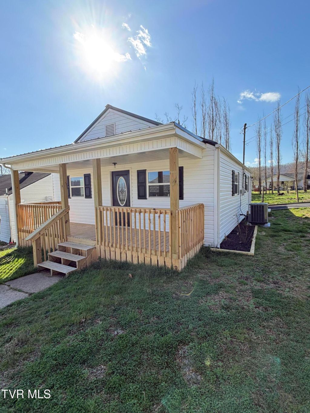 Photo of 1000 Grindstaff Avenue, Elizabethton, TN 37643 (MLS # 9992044)