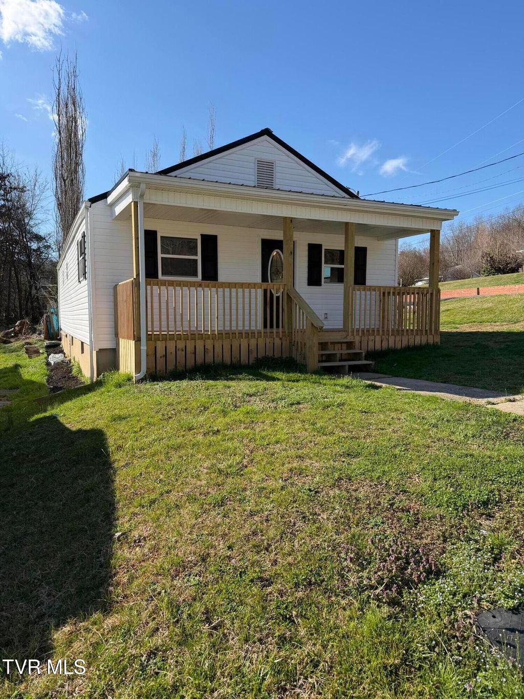 Photo of 1000 Grindstaff Avenue, Elizabethton, TN 37643 (MLS # 9992044)