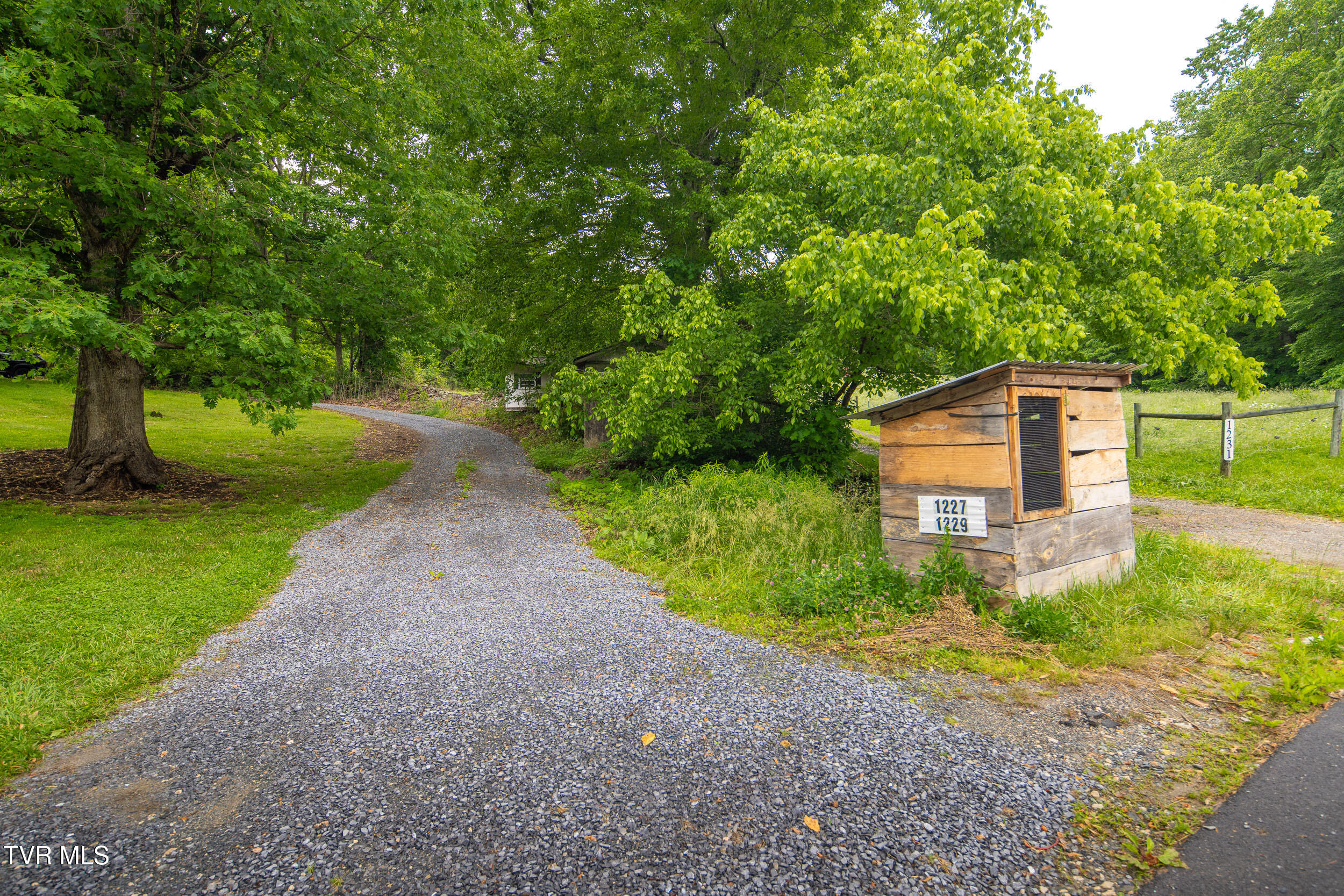 1227 Poga Road, Butler, Tennessee image 33
