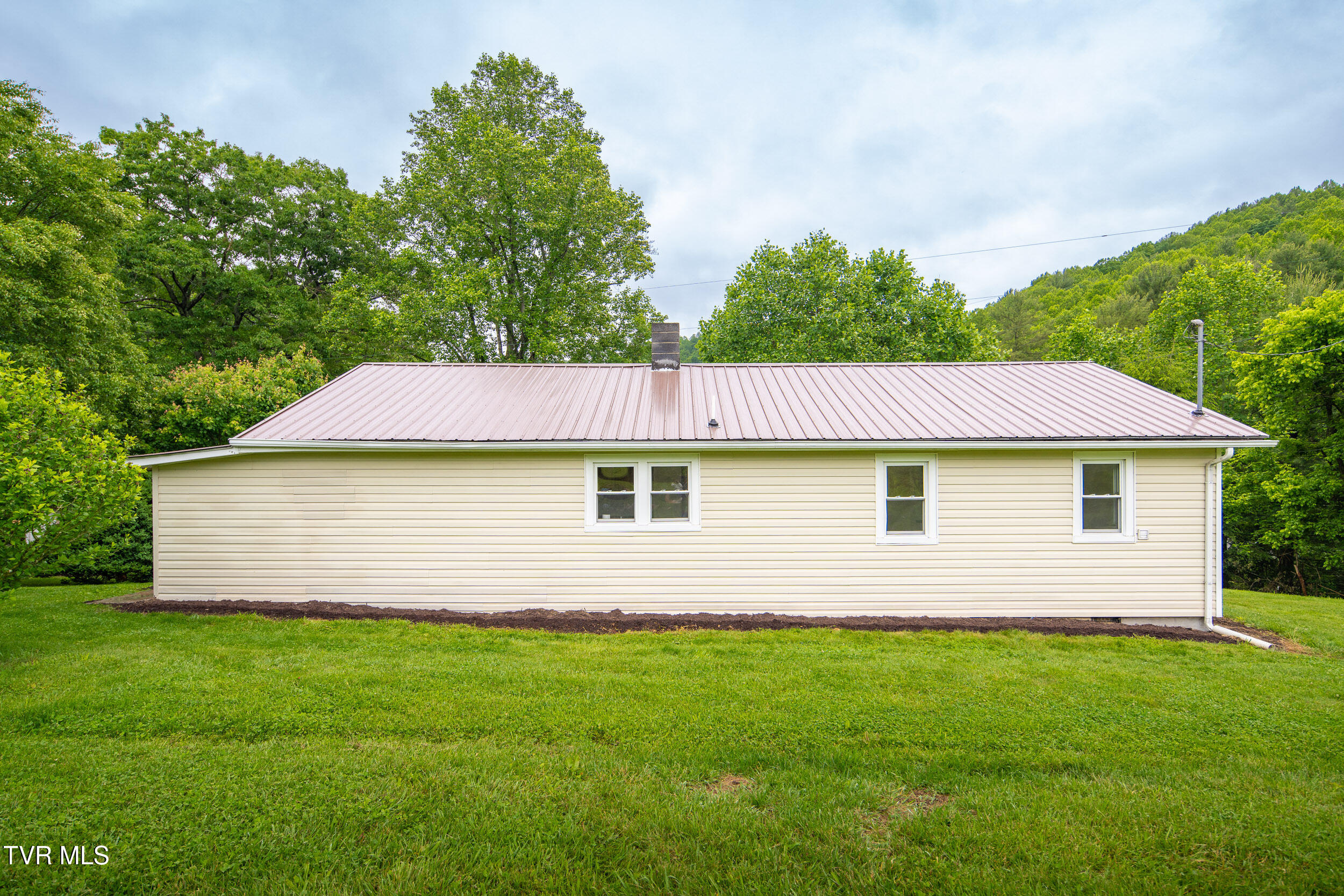 1227 Poga Road, Butler, Tennessee image 27