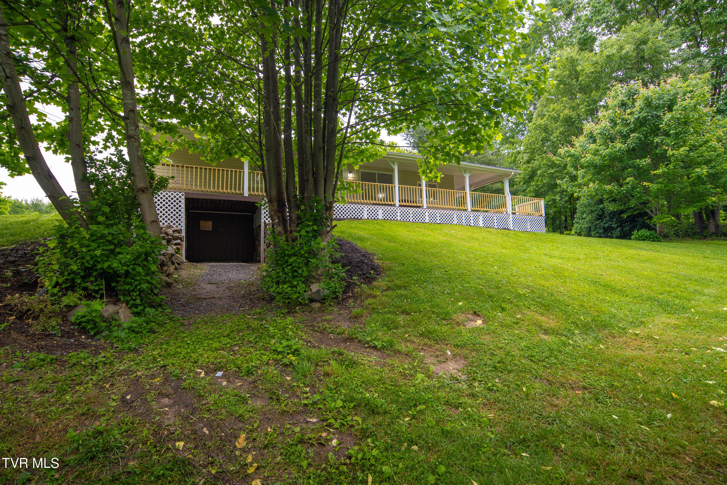 1227 Poga Road, Butler, Tennessee image 32