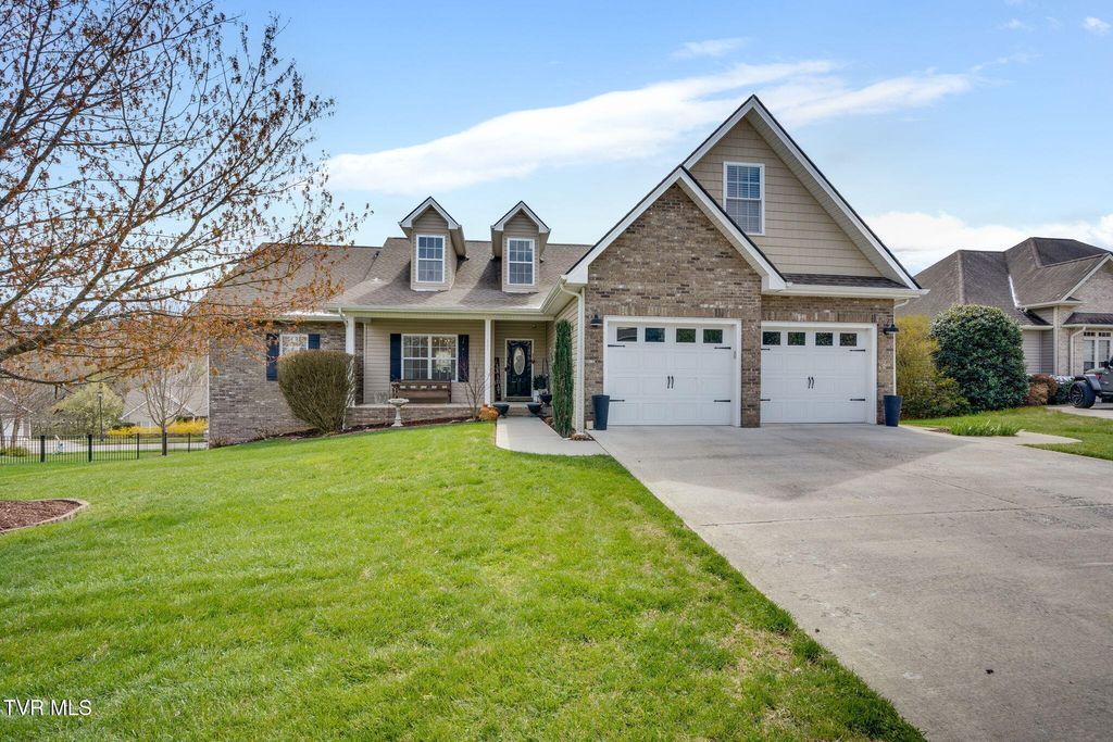 Photo of 121 Springwinds Loop, Johnson City, TN 37601 (MLS # 9992825)