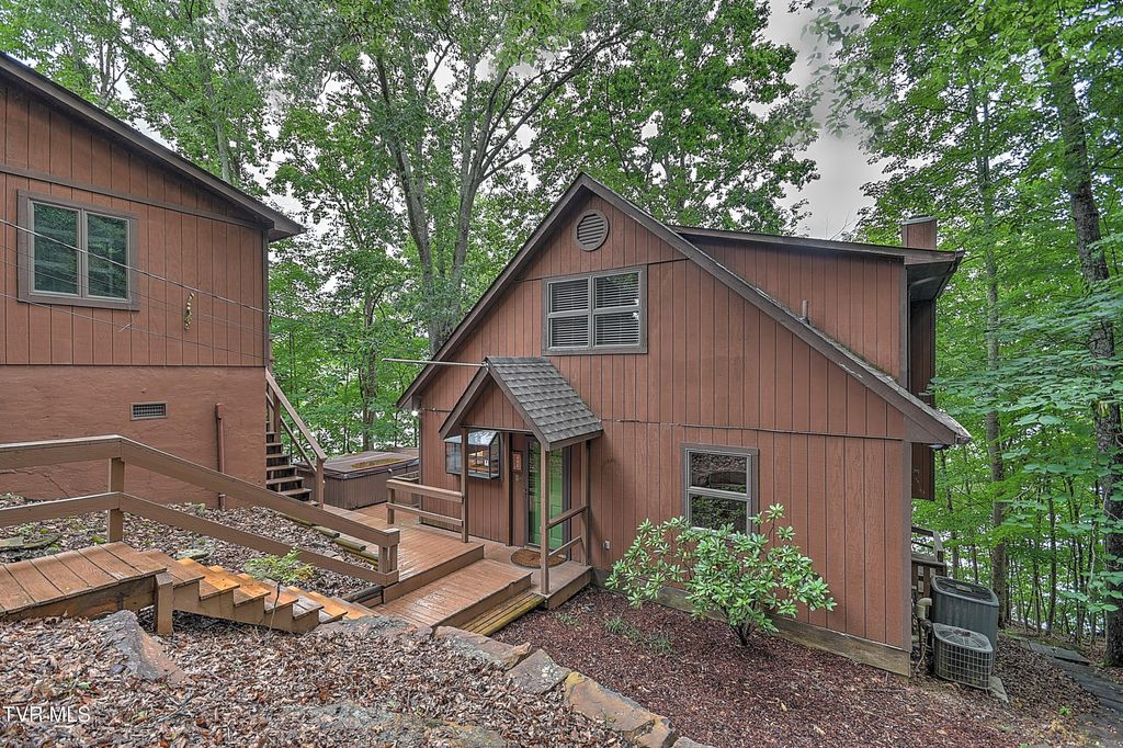 Photo of 490 Hideaway Farm Road, Piney Flats, TN 37686 (MLS # 9996021)