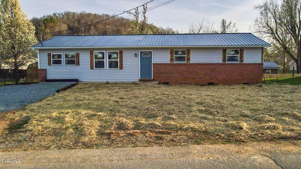 Photo of 1106 Idlewylde Circle, Johnson City, TN 37601 (MLS # 9991533)