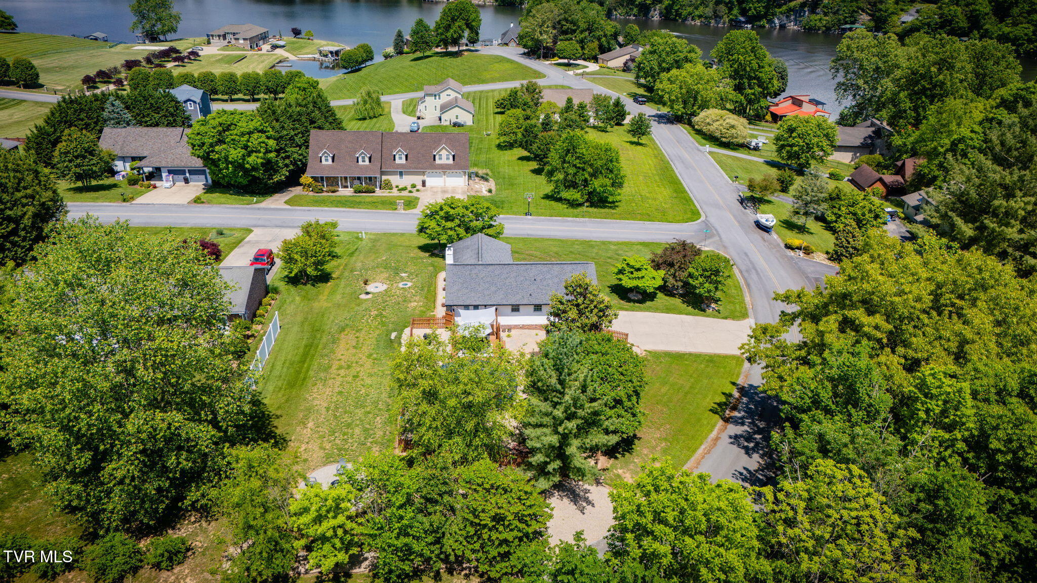 237 Charlie Avenue, Piney Flats, Tennessee image 36