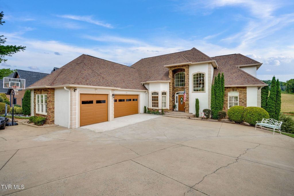 Photo of 8 Lake Harbor Court, Johnson City, TN 37615 (MLS # 9988994)