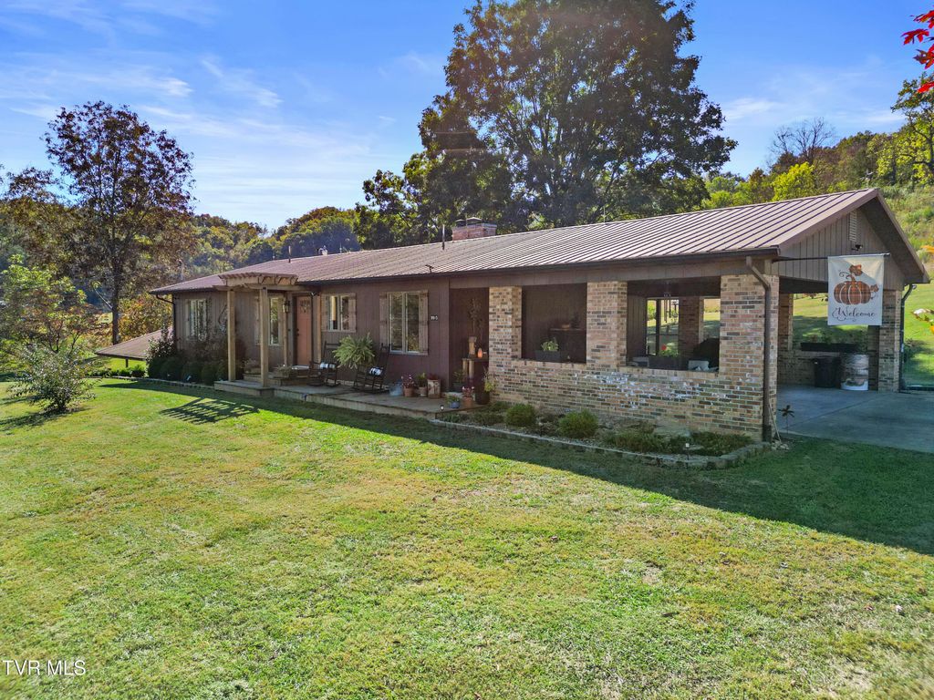 Photo of 9915 Warrensburg Road, Mosheim, TN 37818 (MLS # 9988927)