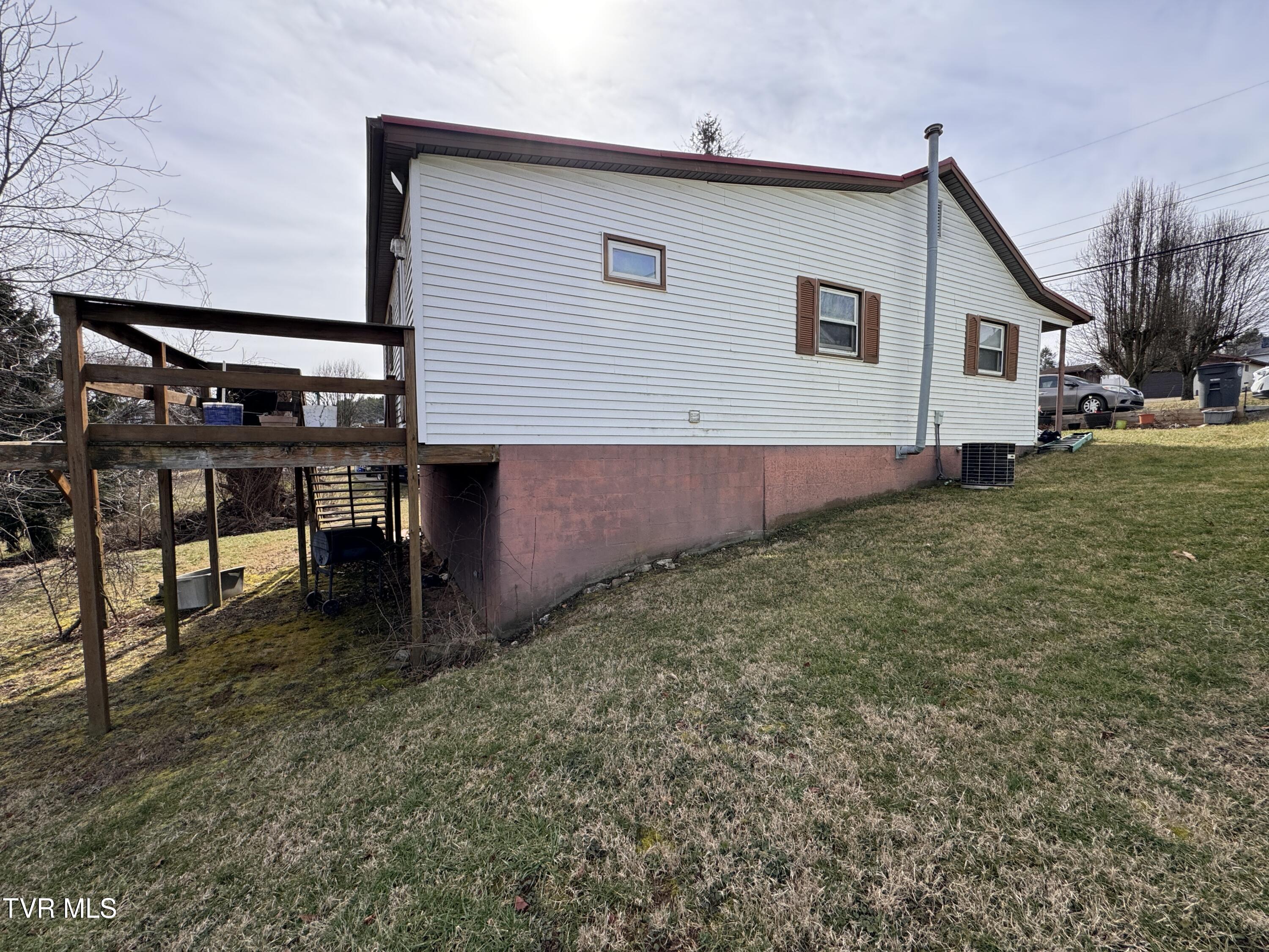 412 Gallop Avenue, Mount Carmel, Tennessee image 5
