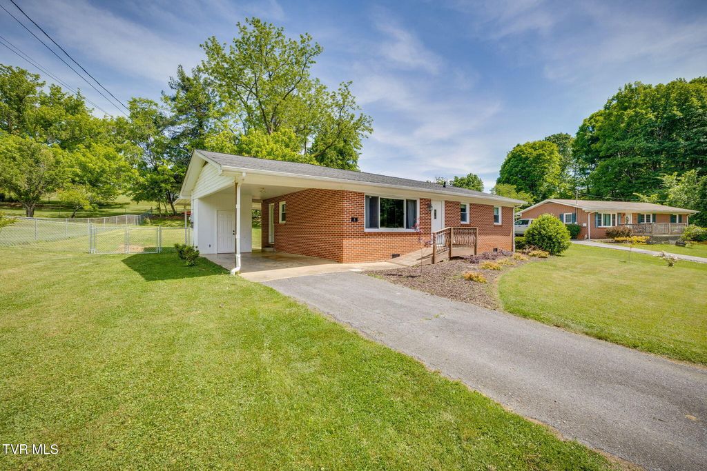 Photo of 6 York Circle, Johnson City, TN 37601 (MLS # 9995717)