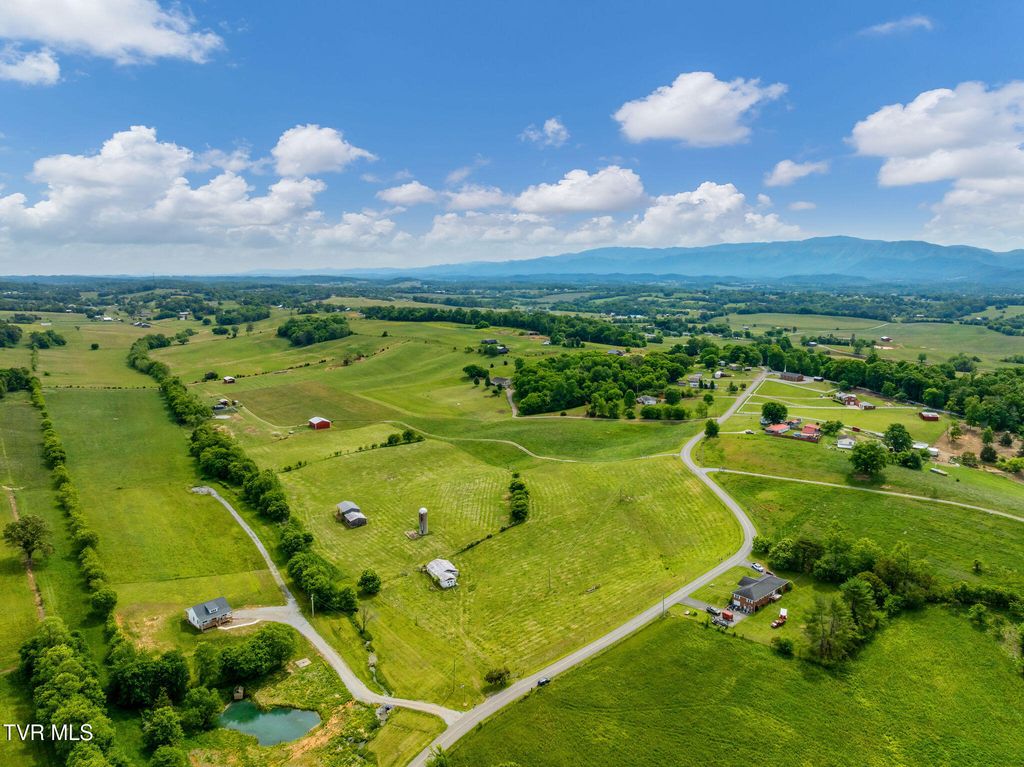 Photo of 15 South Old Kentucky Road, Greeneville, TN 37745 (MLS # 9995549)