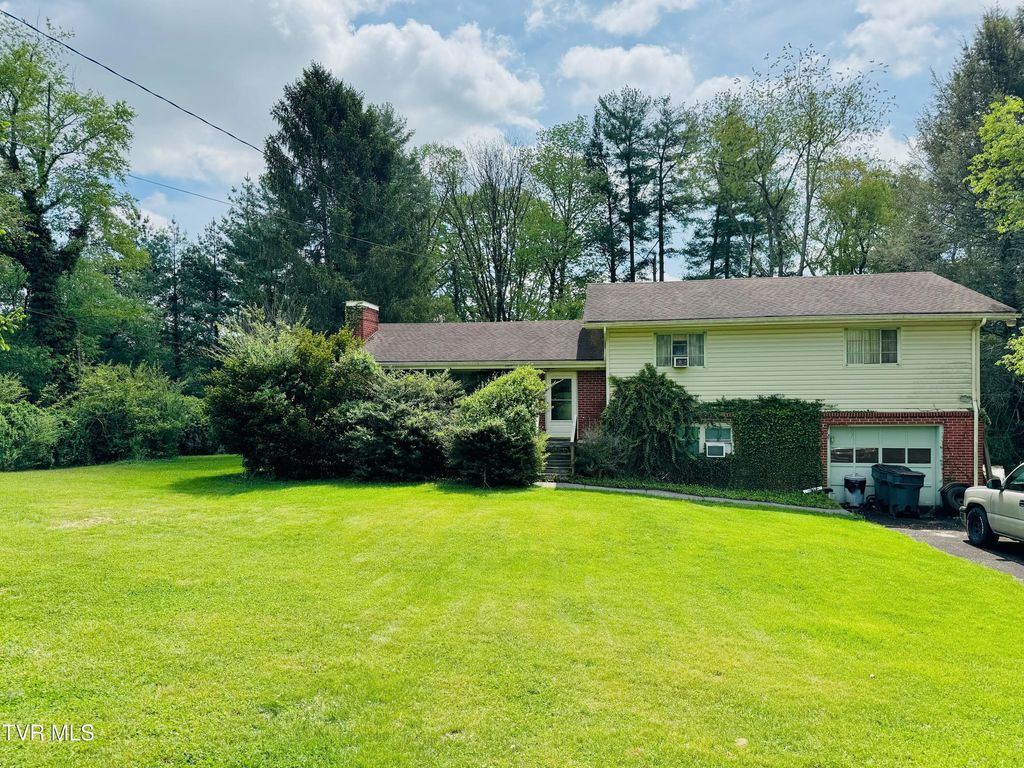 Photo of 2037 Edgemont Avenue, Bristol, TN 37620 (MLS # 9994173)