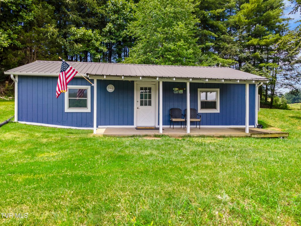 Photo of 21468 Mandalay Lane Ln, Abingdon, VA 24211 (MLS # 9983176)