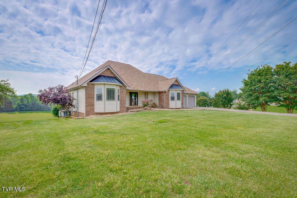 Photo of 229 Ridgecrest Road, Jonesborough, TN 37659 (MLS # 9987830)