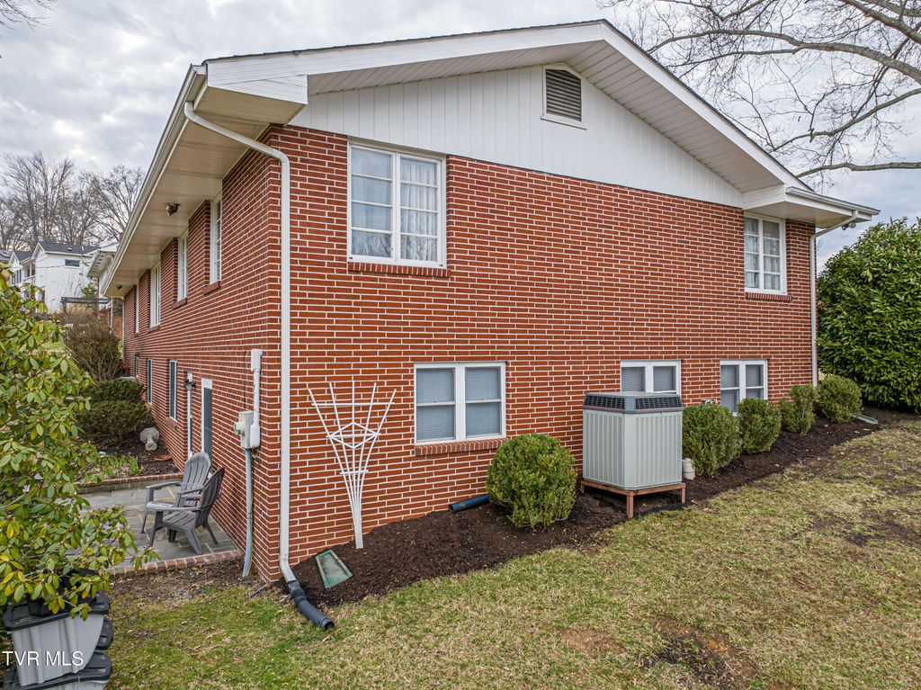 Photo of 196 Crestview Drive, Abingdon, VA 24210 (MLS # 9991841)