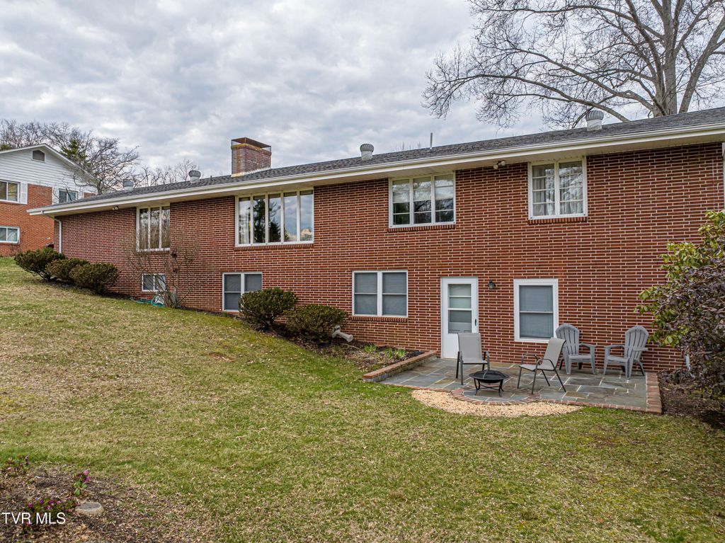 Photo of 196 Crestview Drive, Abingdon, VA 24210 (MLS # 9991841)