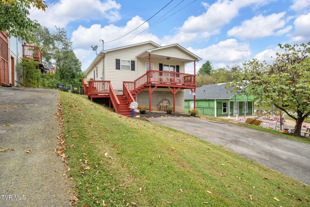 Photo of 375 Sky South, Kingsport, TN 37660 (MLS # 9986543)