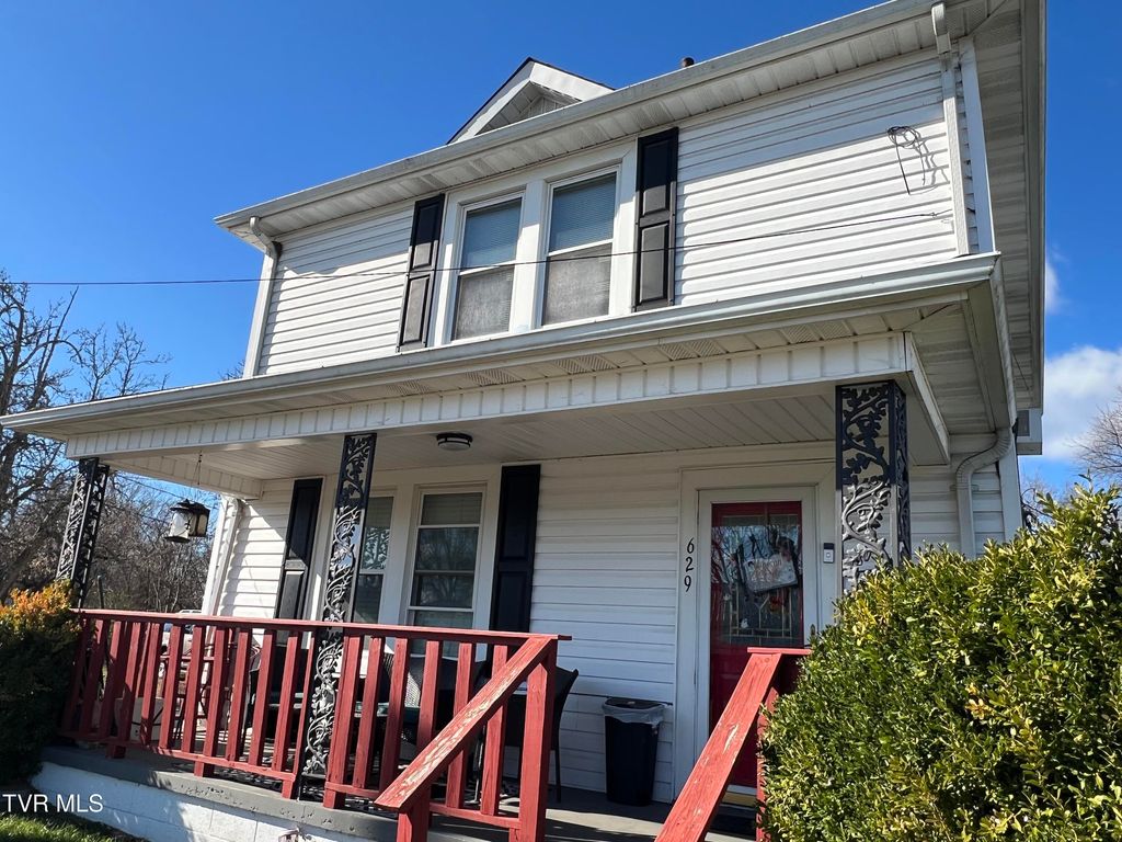 Photo of 629 Branch Street, Kingsport, TN 37660 (MLS # 9989446)