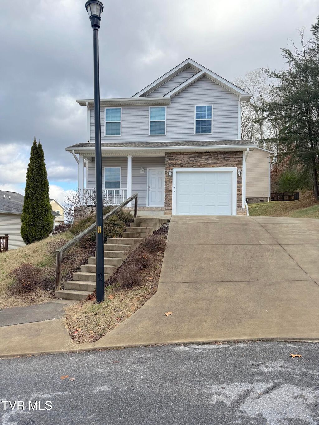 Photo of 1175 Martingale Square, Kingsport, TN 37663 (MLS # 9990109)