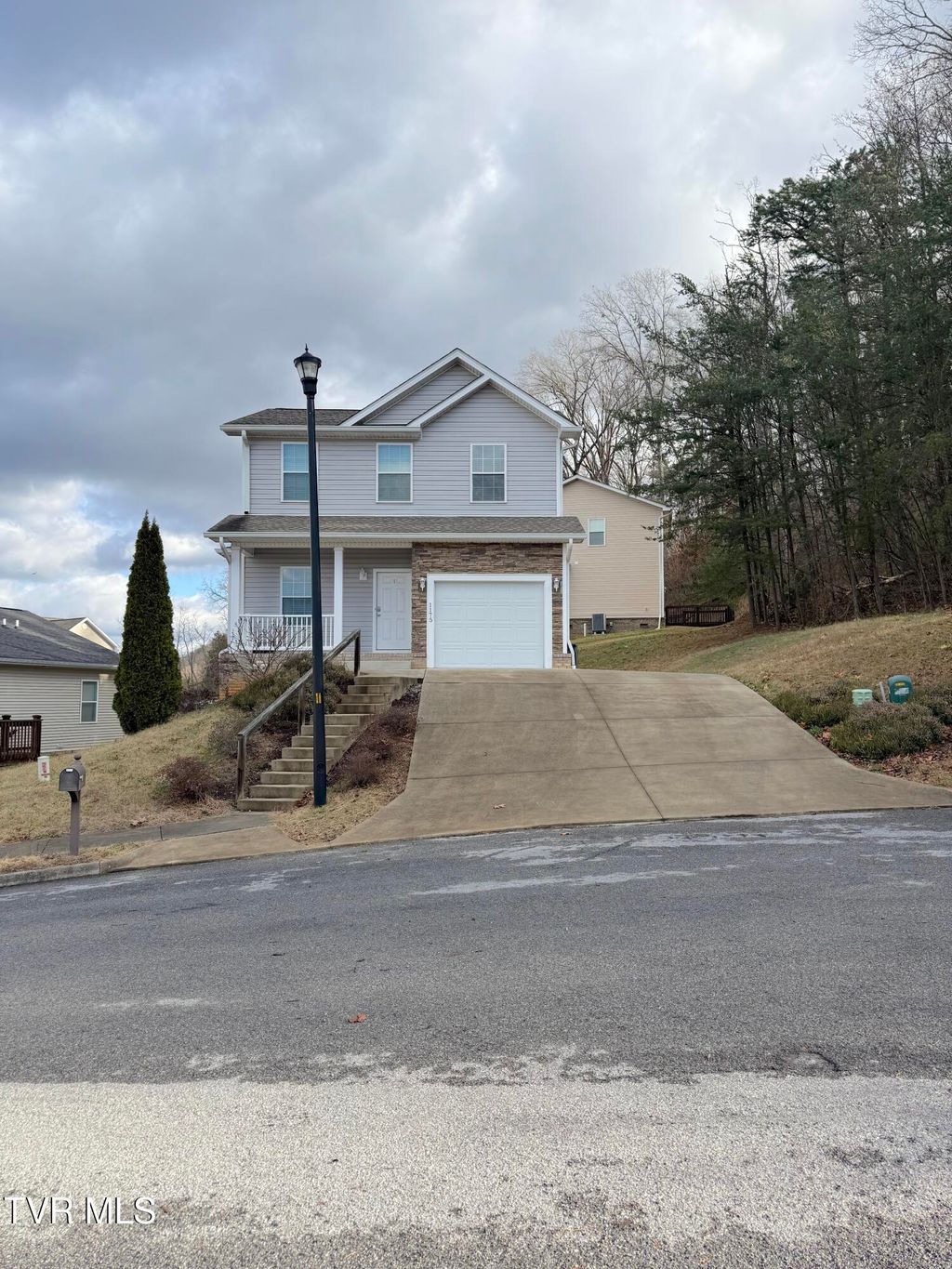 Photo of 1175 Martingale Square, Kingsport, TN 37663 (MLS # 9990109)