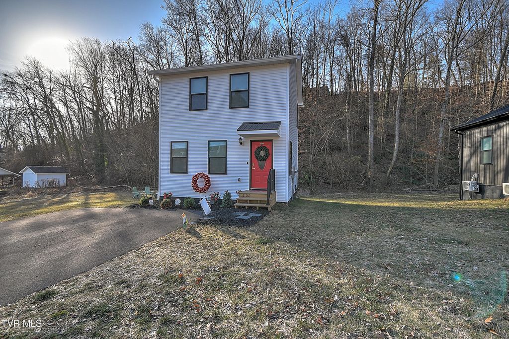 Photo of 1103 Glen Street, Bristol, TN 37620 (MLS # 9990578)