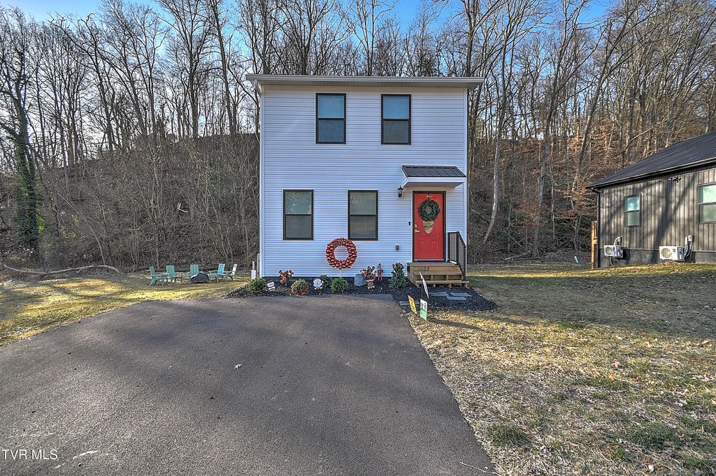 Photo of 1103 Glen Street, Bristol, TN 37620 (MLS # 9990578)