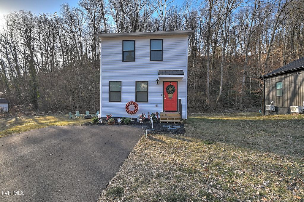 Photo of 1103 Glen Street, Bristol, TN 37620 (MLS # 9990578)