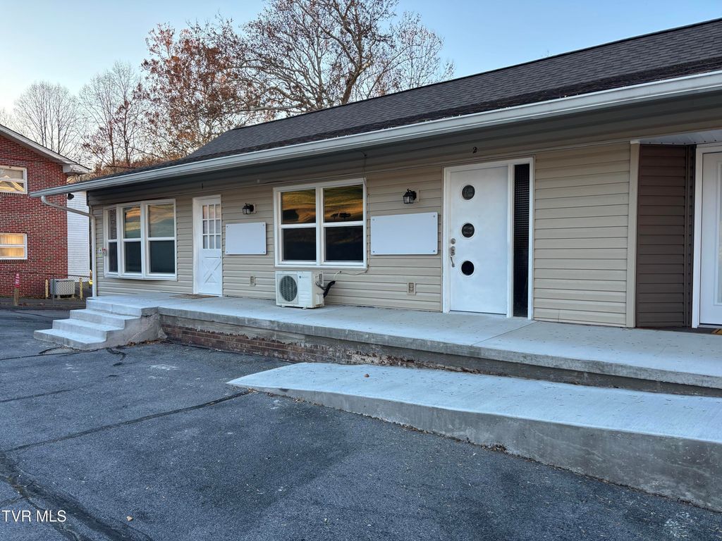 Photo of 105 Brookfield Drive #2, Kingsport, TN 37663 (MLS # 9987895)
