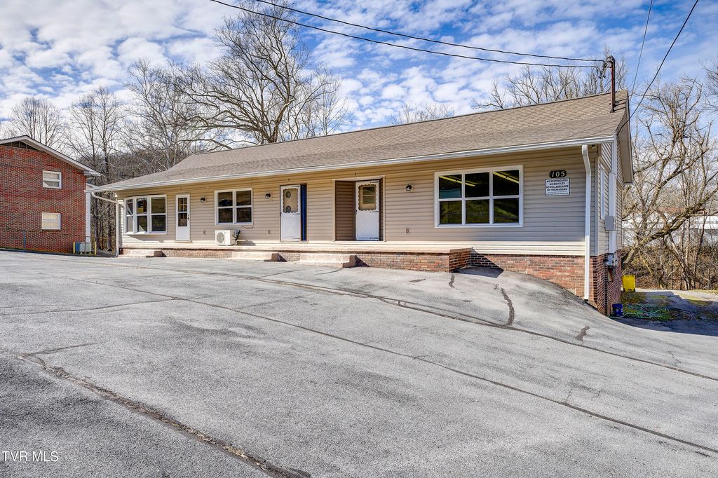 Photo of 105 Brookfield Drive #2, Kingsport, TN 37663 (MLS # 9987895)