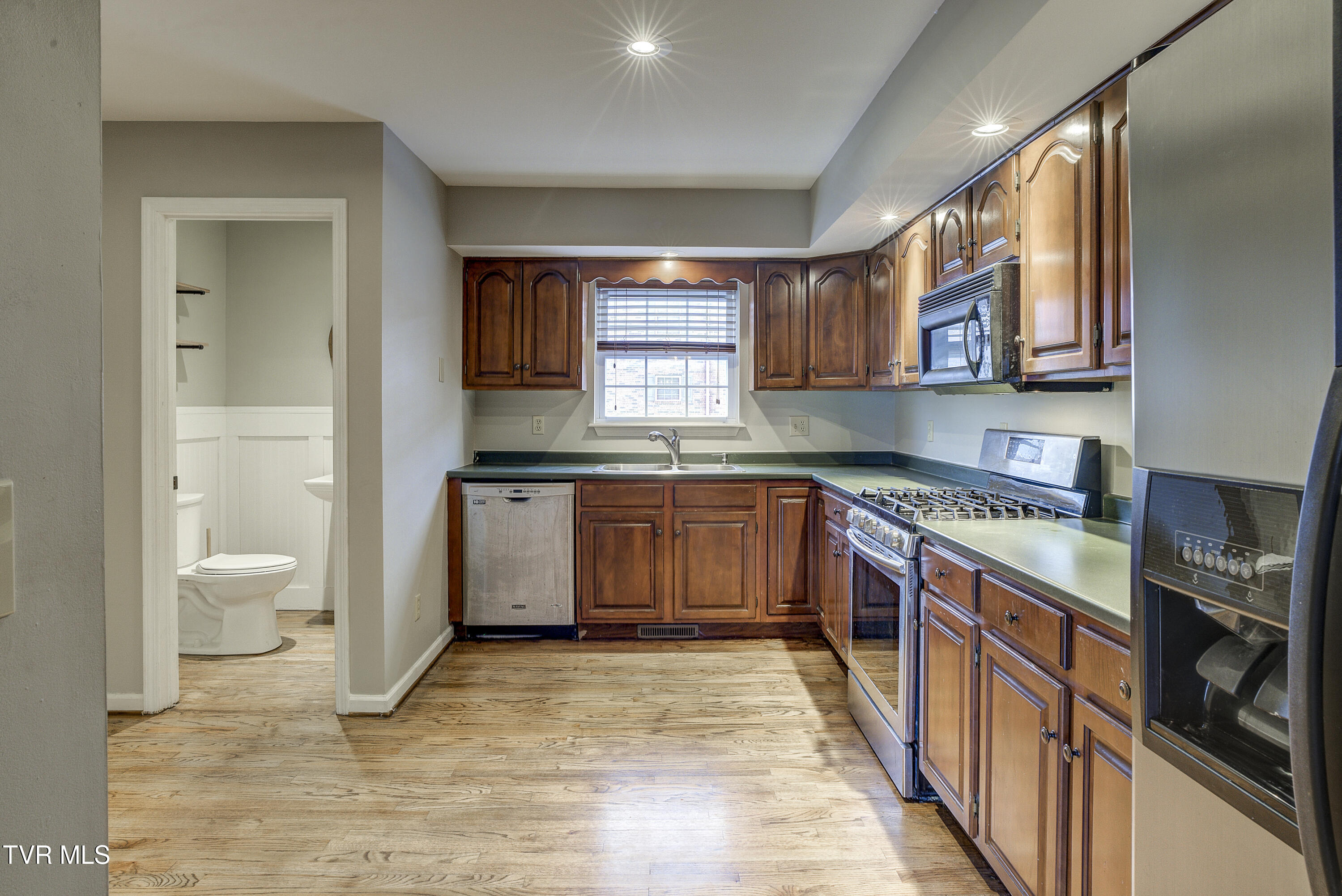 204 East Mountain View Road 40