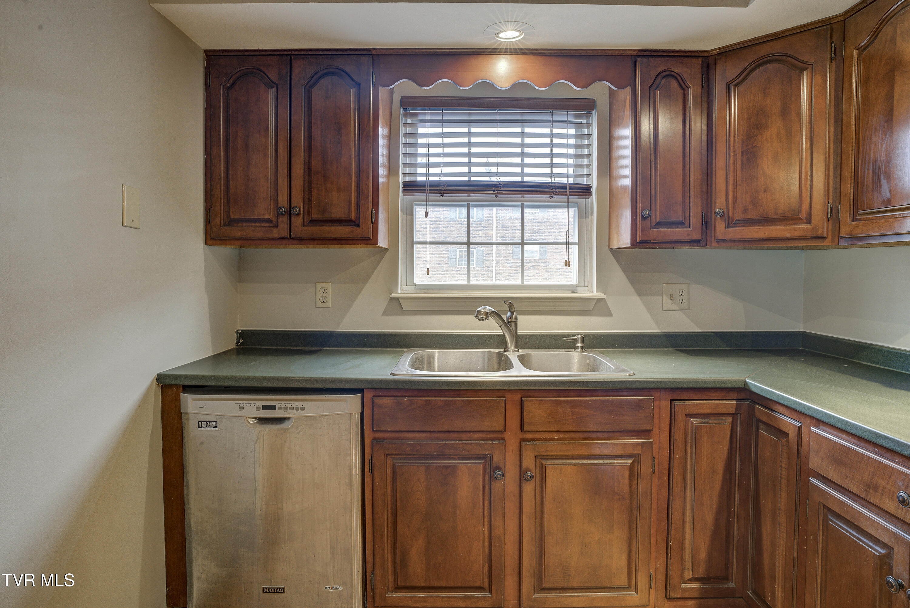 204 East Mountain View Road 40