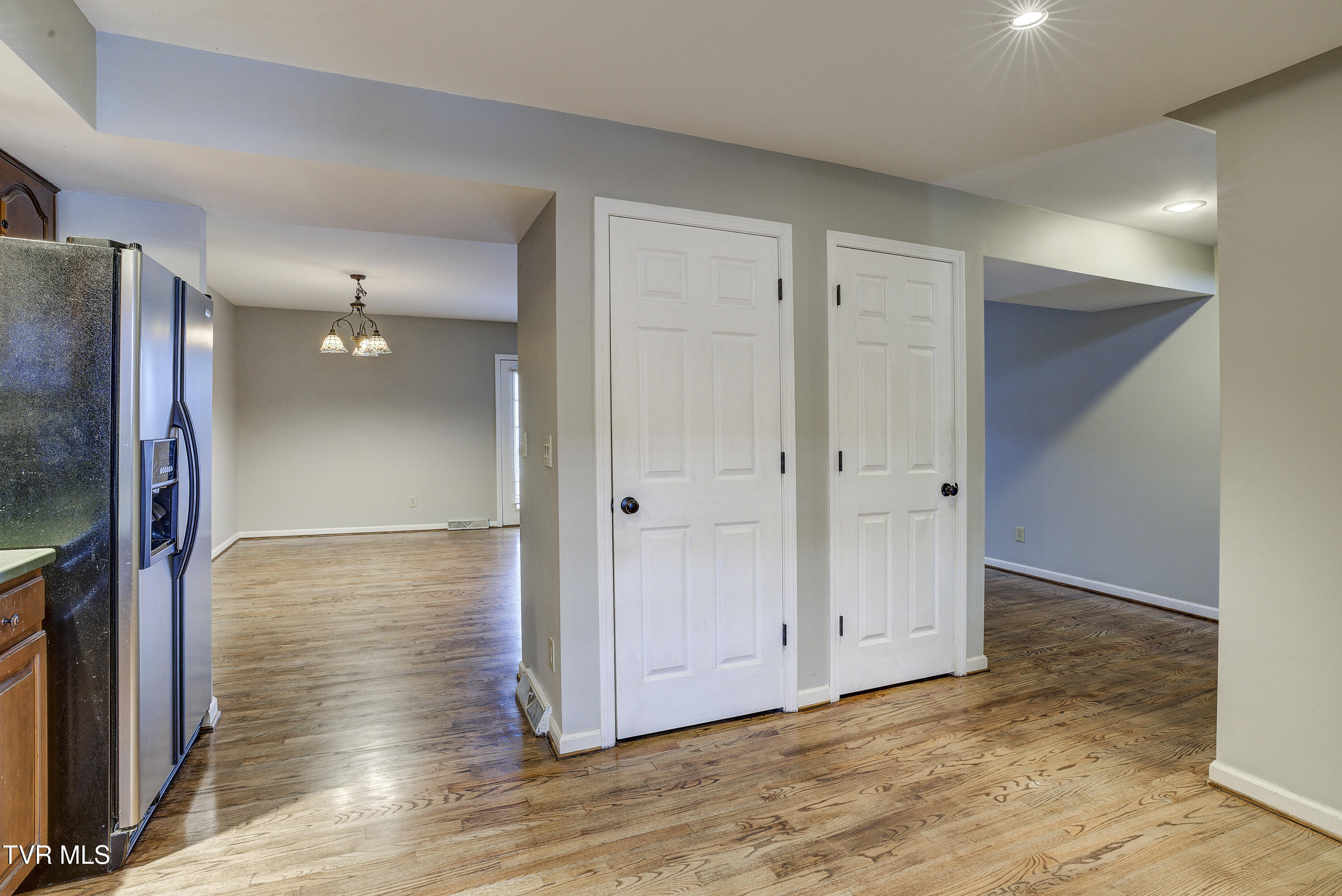 204 East Mountain View Road 40