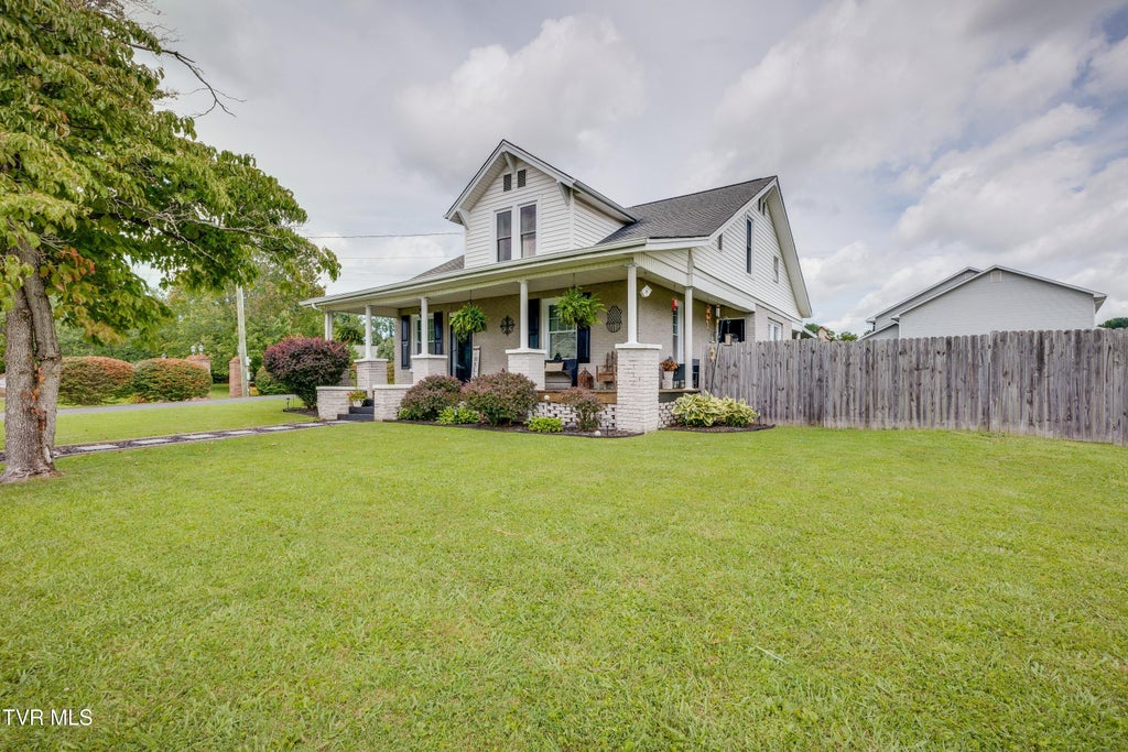 Photo of 1260 King Mill Pike, Bristol, VA 24201 (MLS # 9999502)