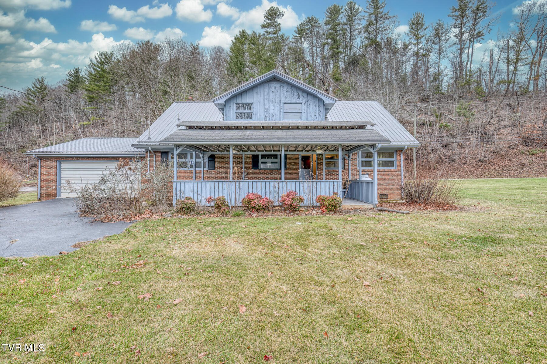 141 Fairground Lane, Mountain City, Tennessee image 3