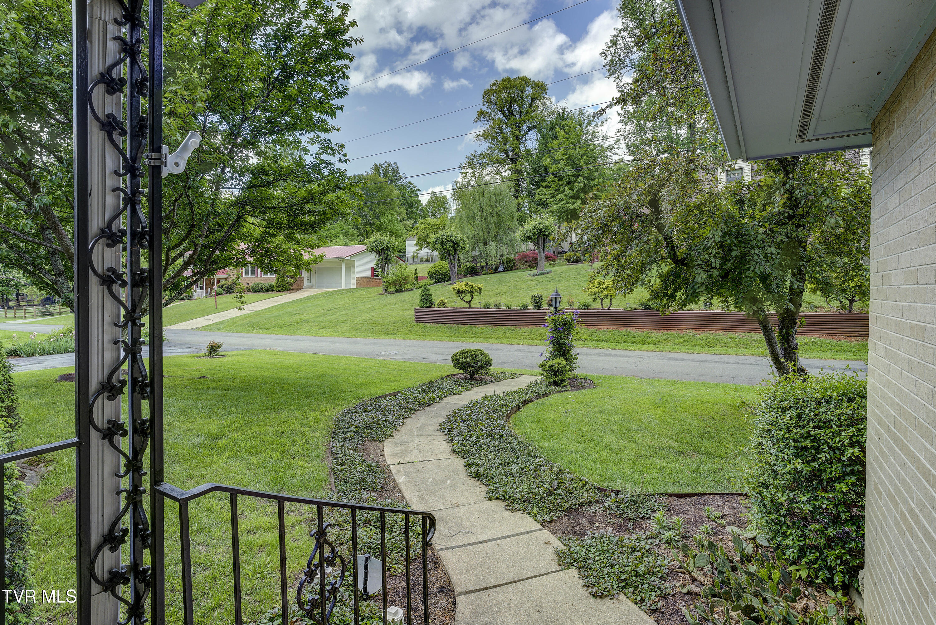 600 Valley Avenue, Erwin, Tennessee image 4