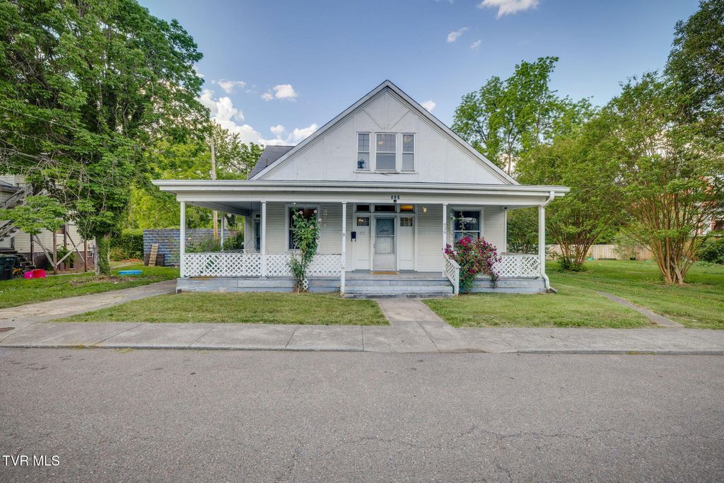 Photo of 539 Edmond Street, Bristol, VA 24201 (MLS # 9995765)