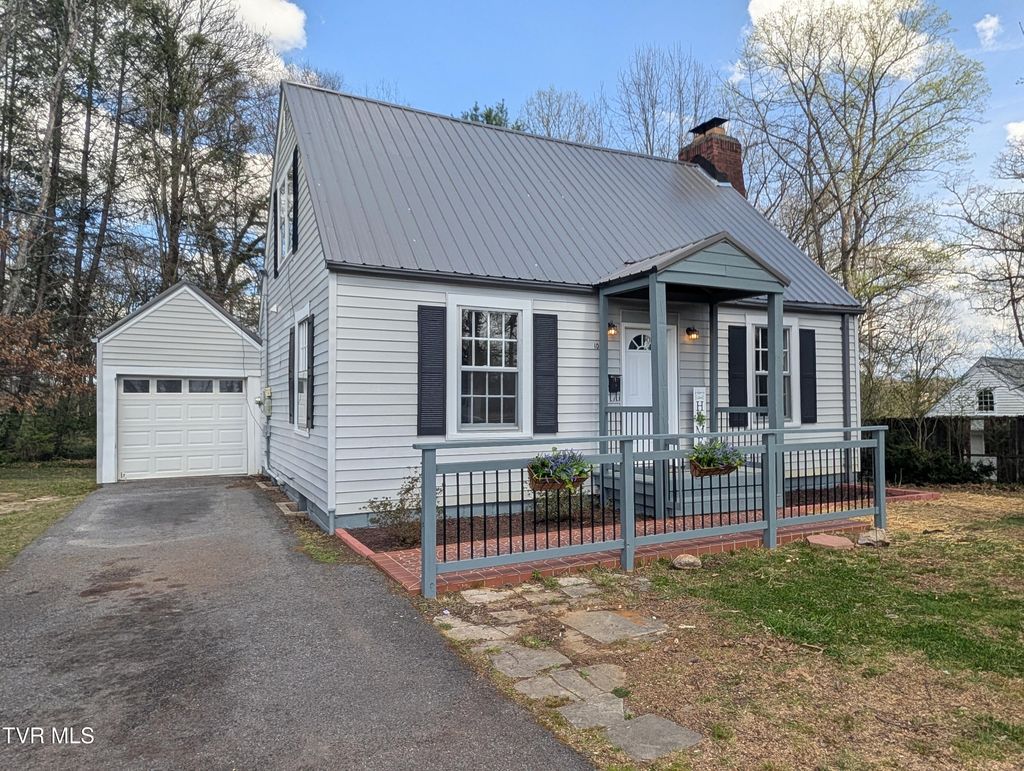 Photo of 1027 Columbia Road, Bristol, TN 37620 (MLS # 9993483)