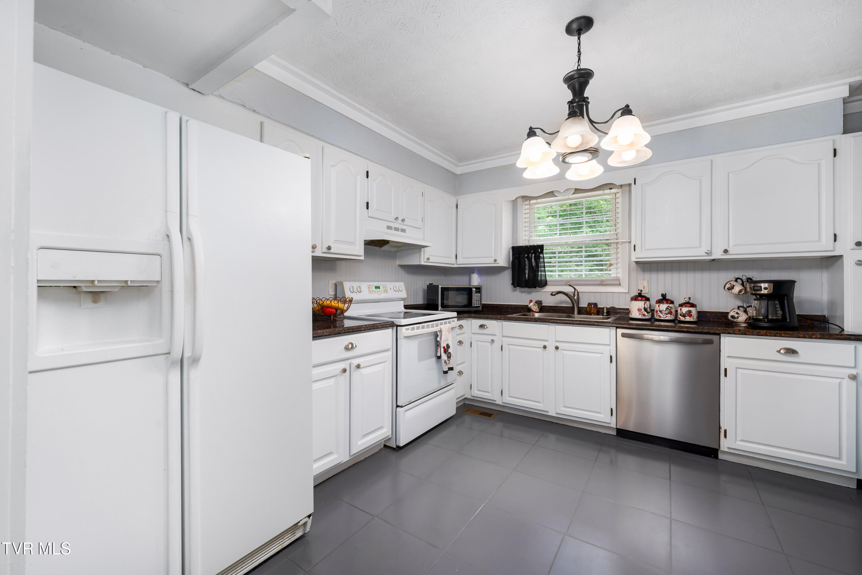 524 Mountain View Drive, Piney Flats, Tennessee image 20