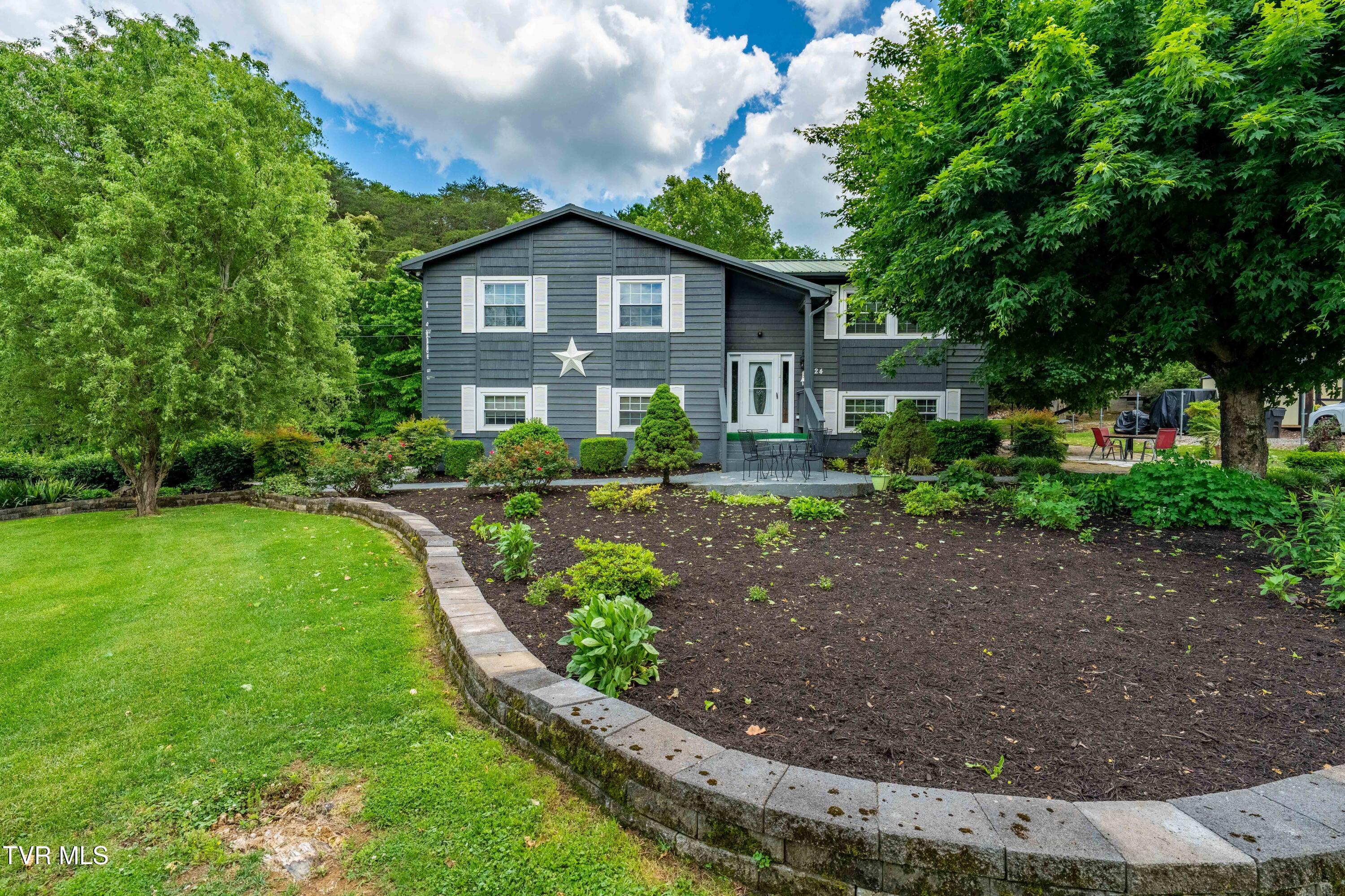 524 Mountain View Drive, Piney Flats, Tennessee image 2
